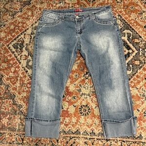 cute light wash capris